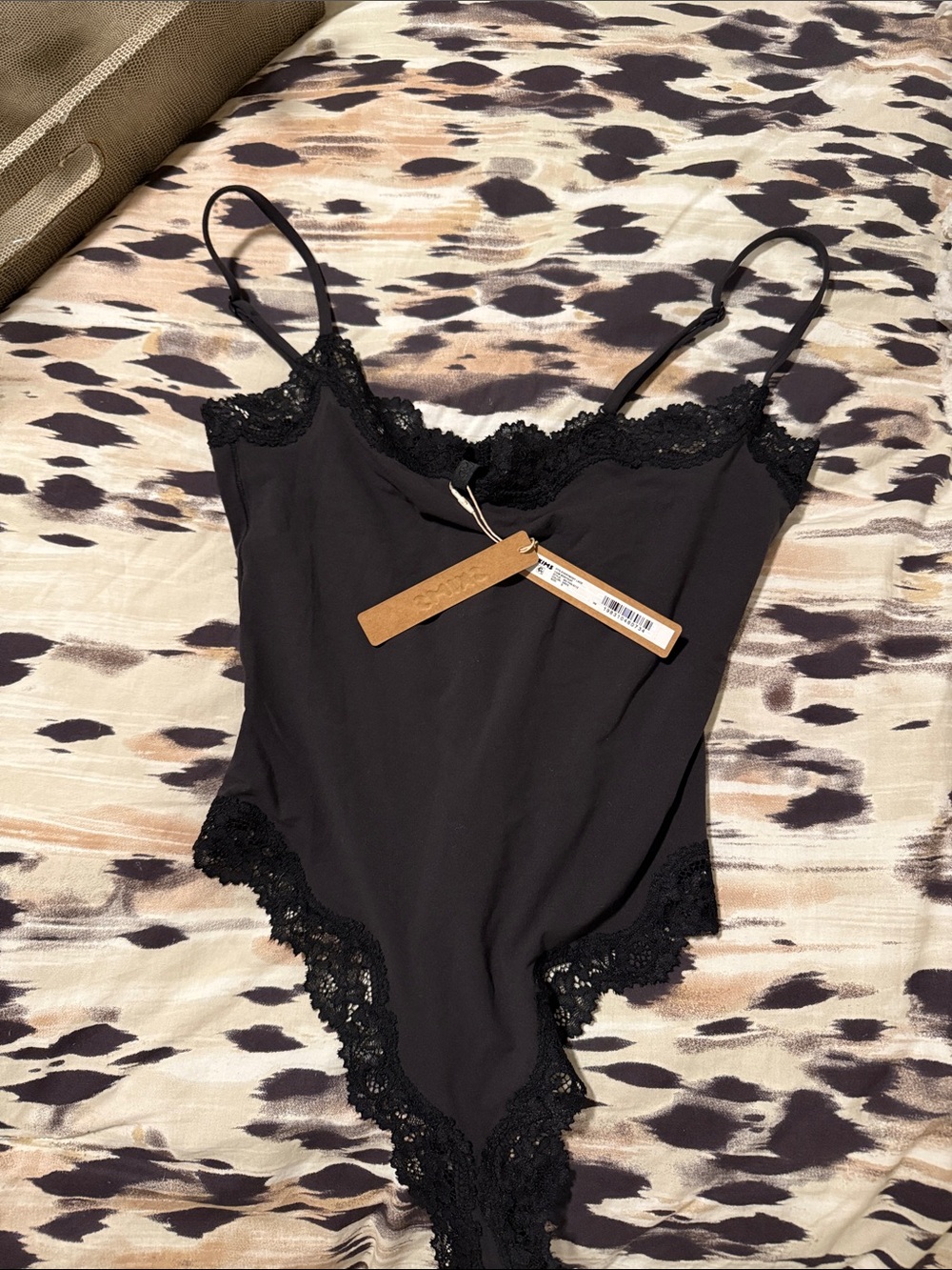 SKIMS Fits Everybody Lace Bodysuit in Black Size XS NWT